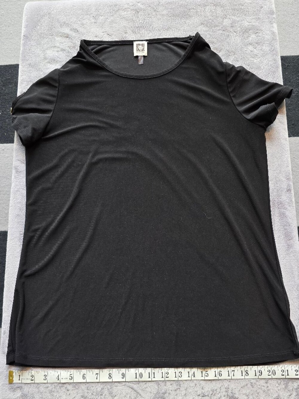 Anne Klein Black short sleeve top with shoulder button accent size large